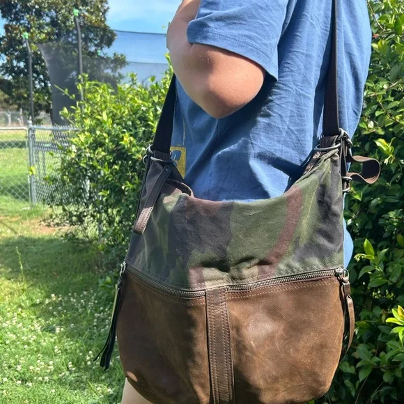 Rough & Tumble large Hobo Bag - Picture 3 of 6